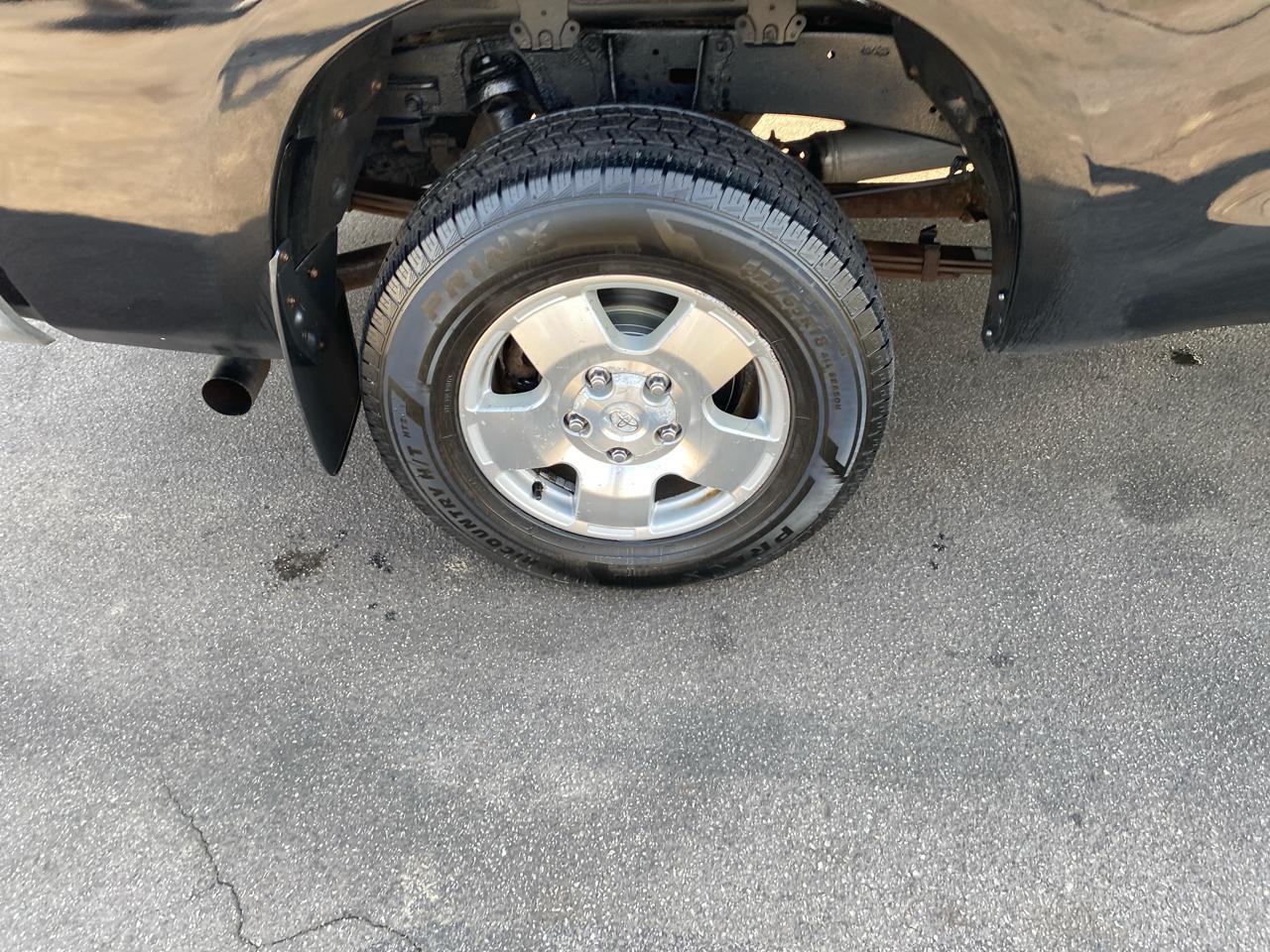 Toyota Tundra Tundra-Grade 5.7L Double Cab 4WD 2012