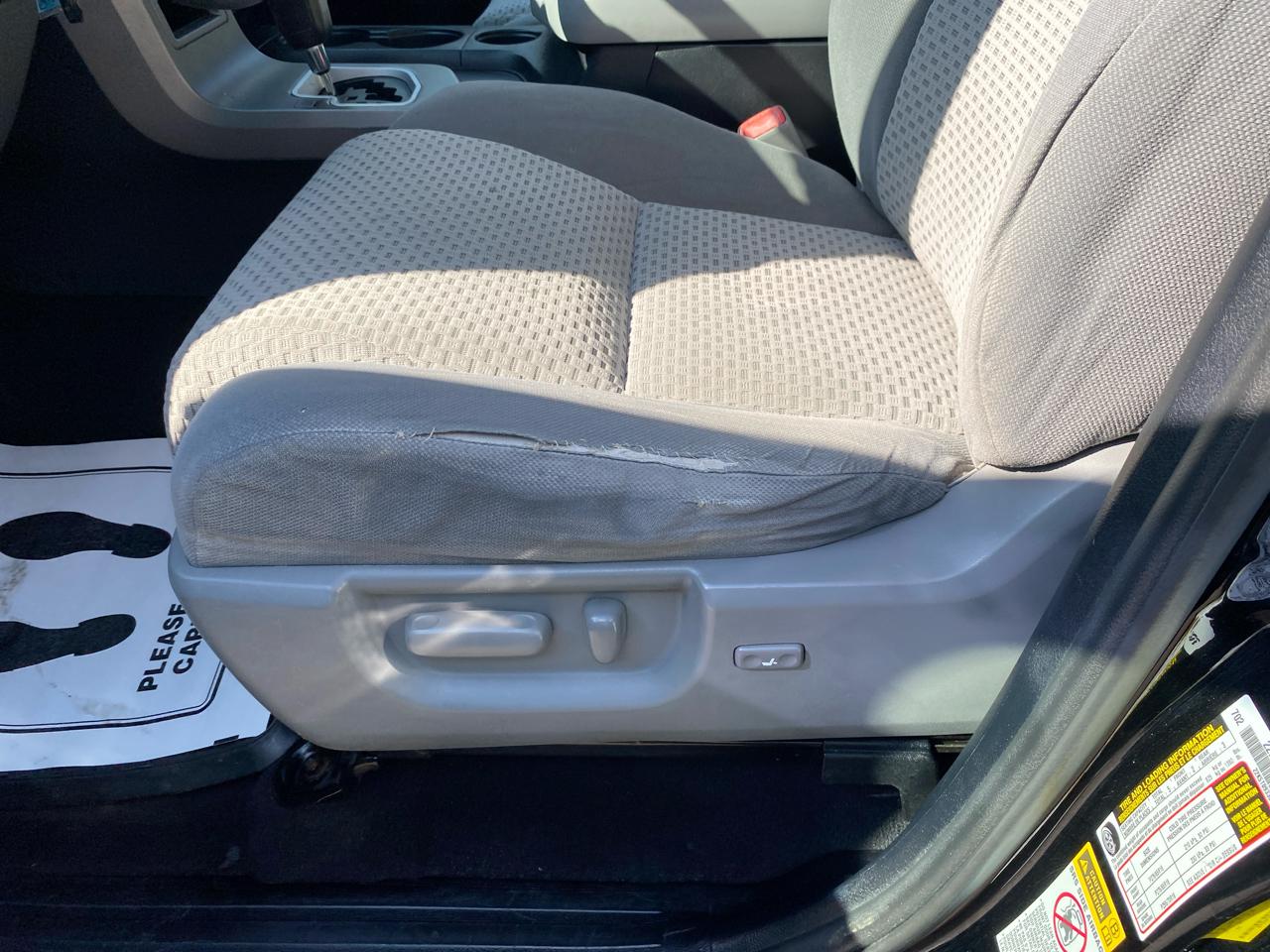 Toyota Tundra Tundra-Grade 5.7L Double Cab 4WD 2012