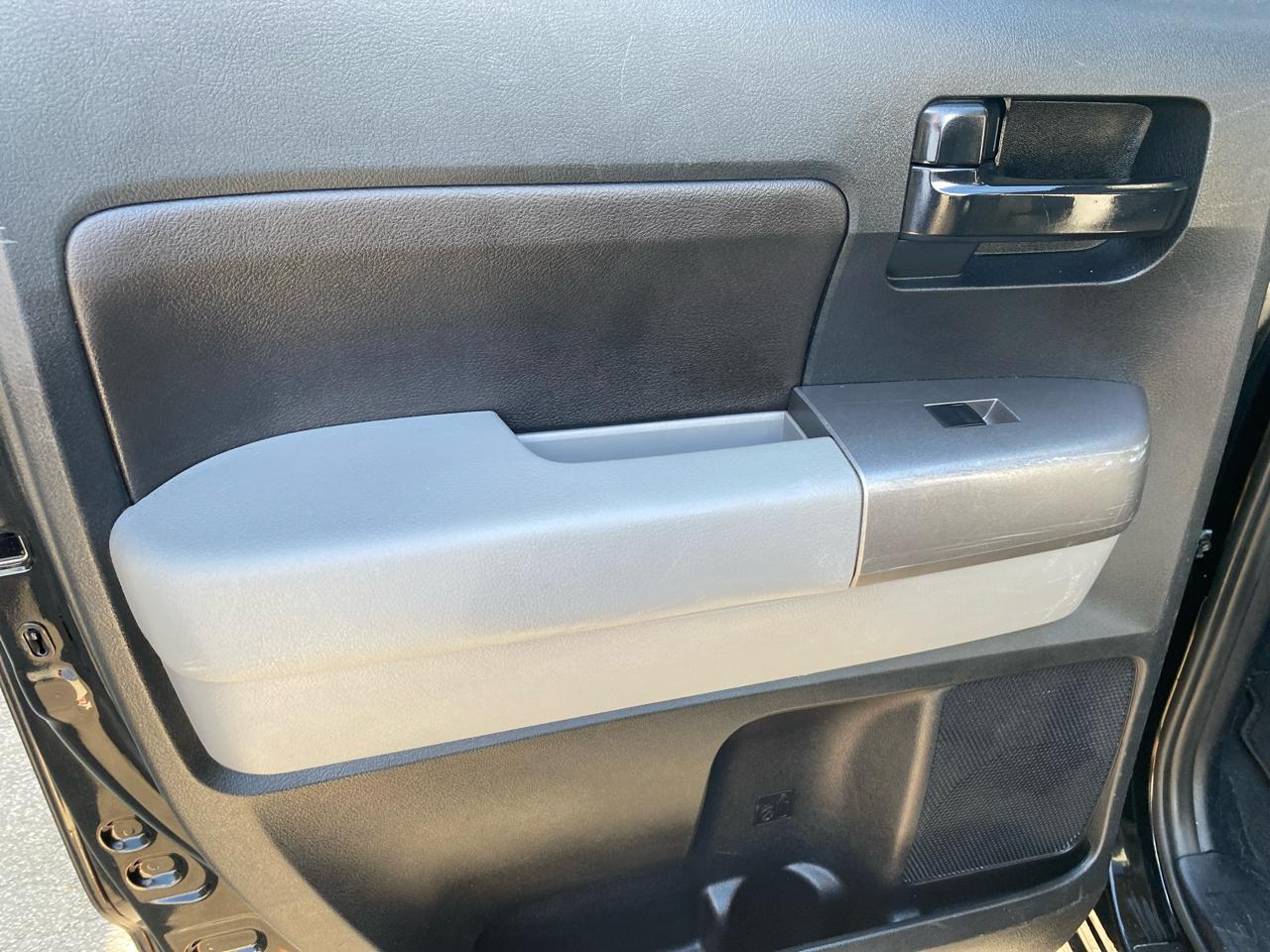 Toyota Tundra Tundra-Grade 5.7L Double Cab 4WD 2012