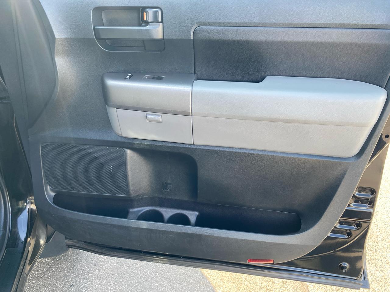 Toyota Tundra Tundra-Grade 5.7L Double Cab 4WD 2012