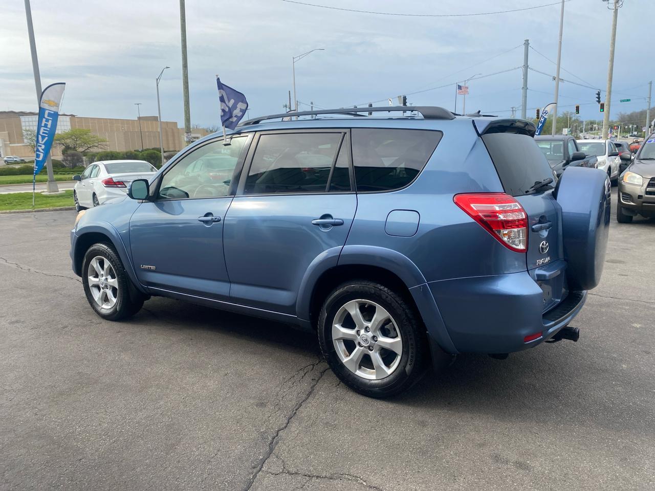 Toyota RAV4 Limited I4 4WD 2011