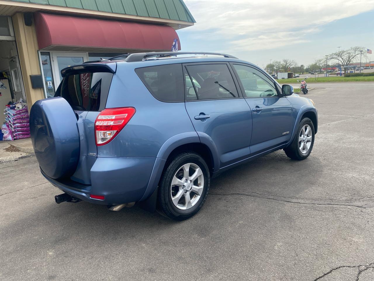 Toyota RAV4 Limited I4 4WD 2011