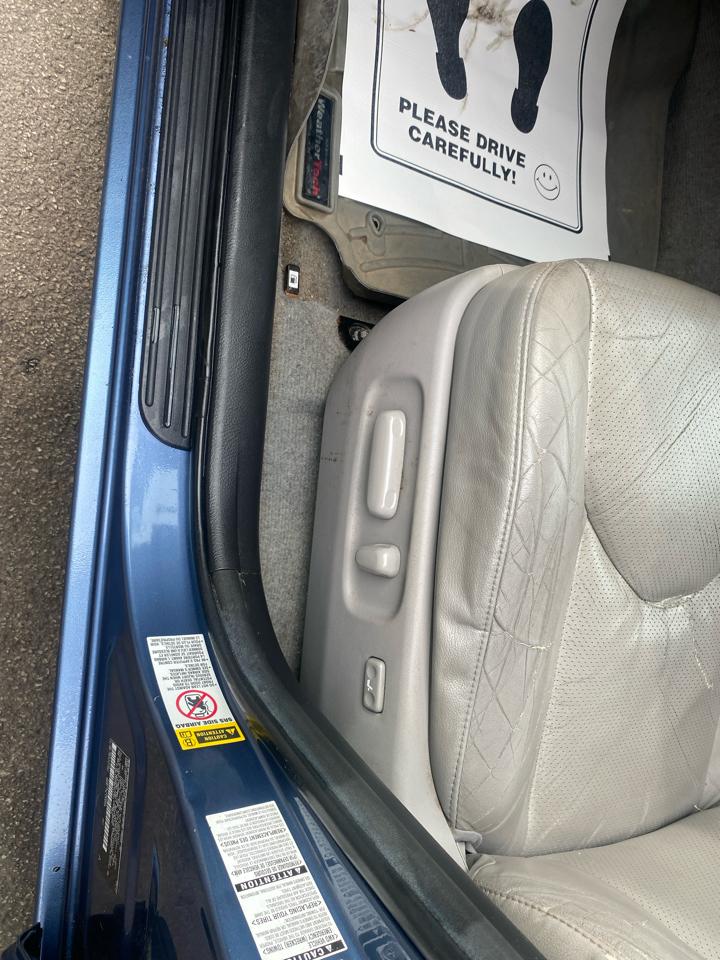 Toyota RAV4 Limited I4 4WD 2011