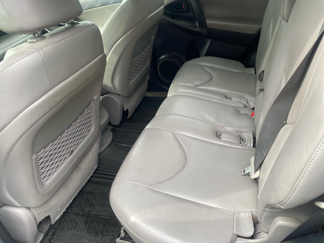 Toyota RAV4 Limited I4 4WD 2011