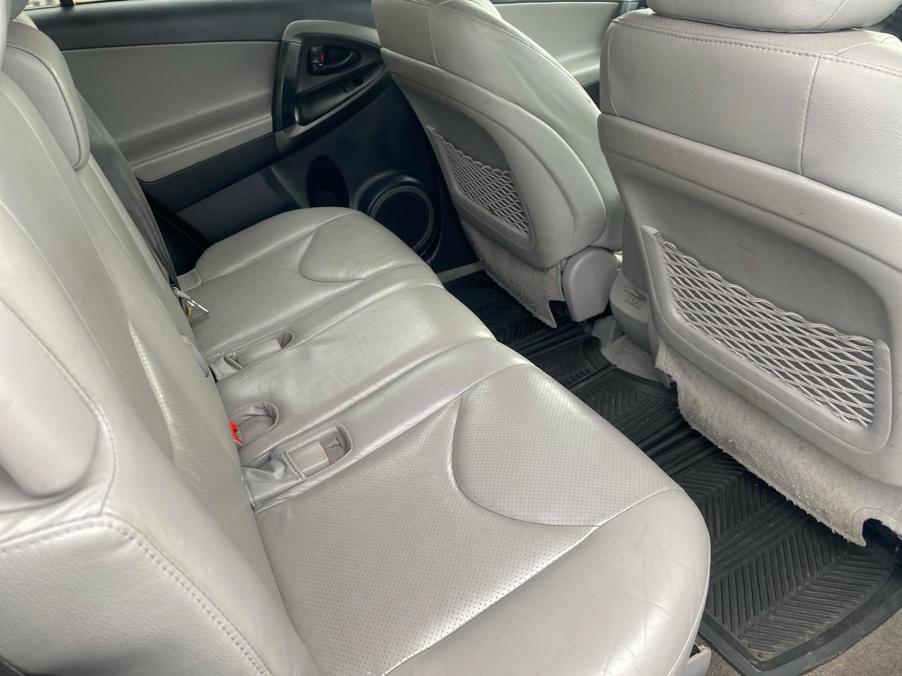 Toyota RAV4 Limited I4 4WD 2011