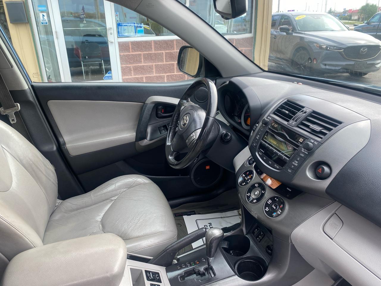 Toyota RAV4 Limited I4 4WD 2011