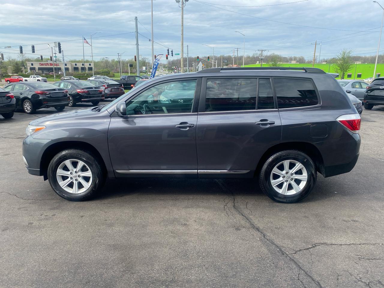 Toyota Highlander 4WD 4dr V6 Plus (Natl) 2013