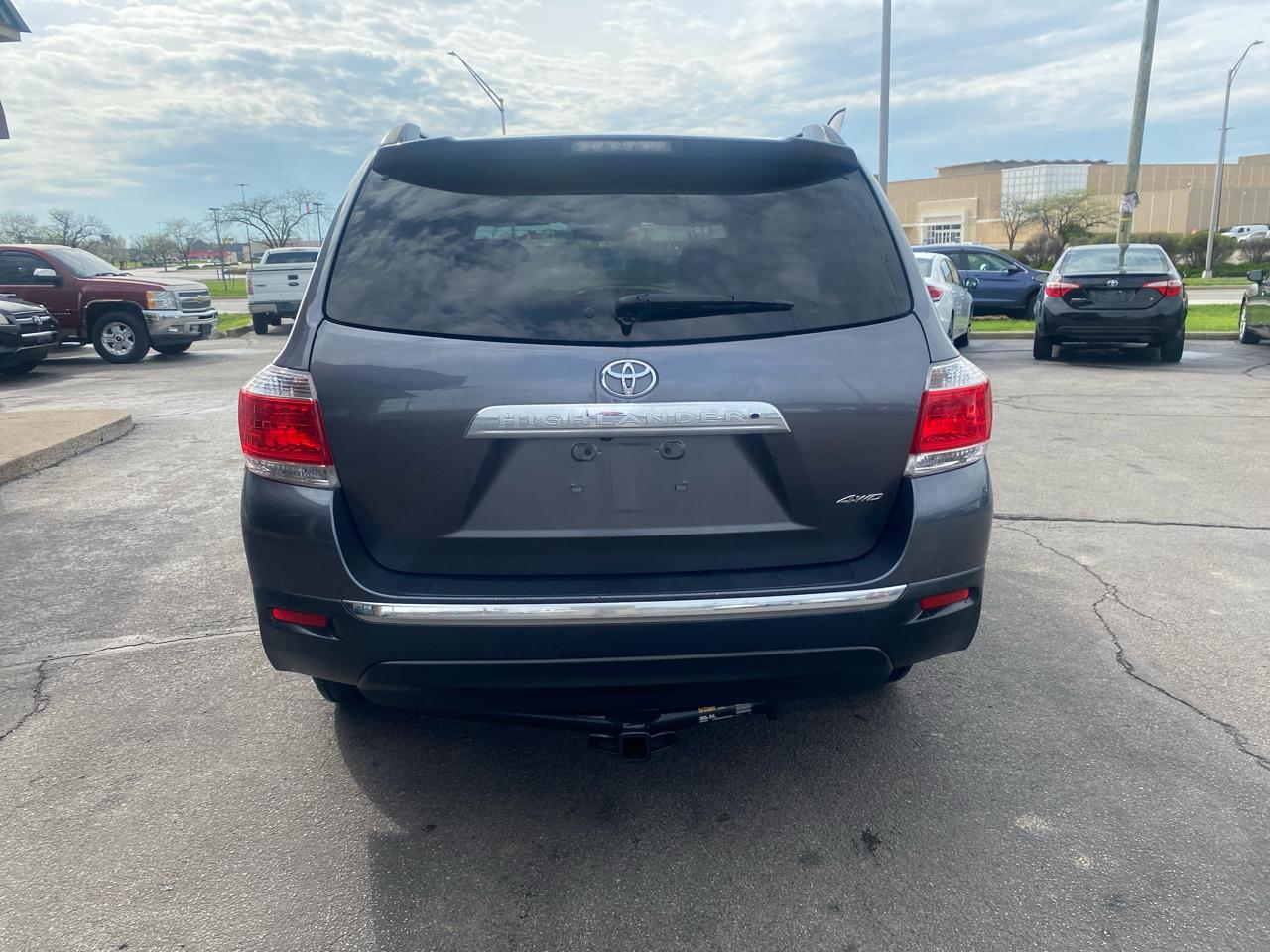 Toyota Highlander 4WD 4dr V6 Plus (Natl) 2013