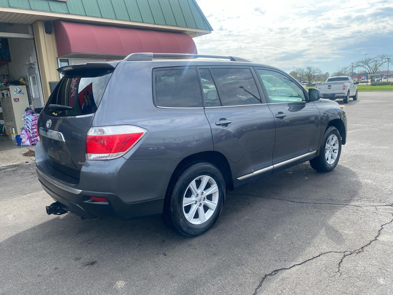 Toyota Highlander 4WD 4dr V6 Plus (Natl) 2013