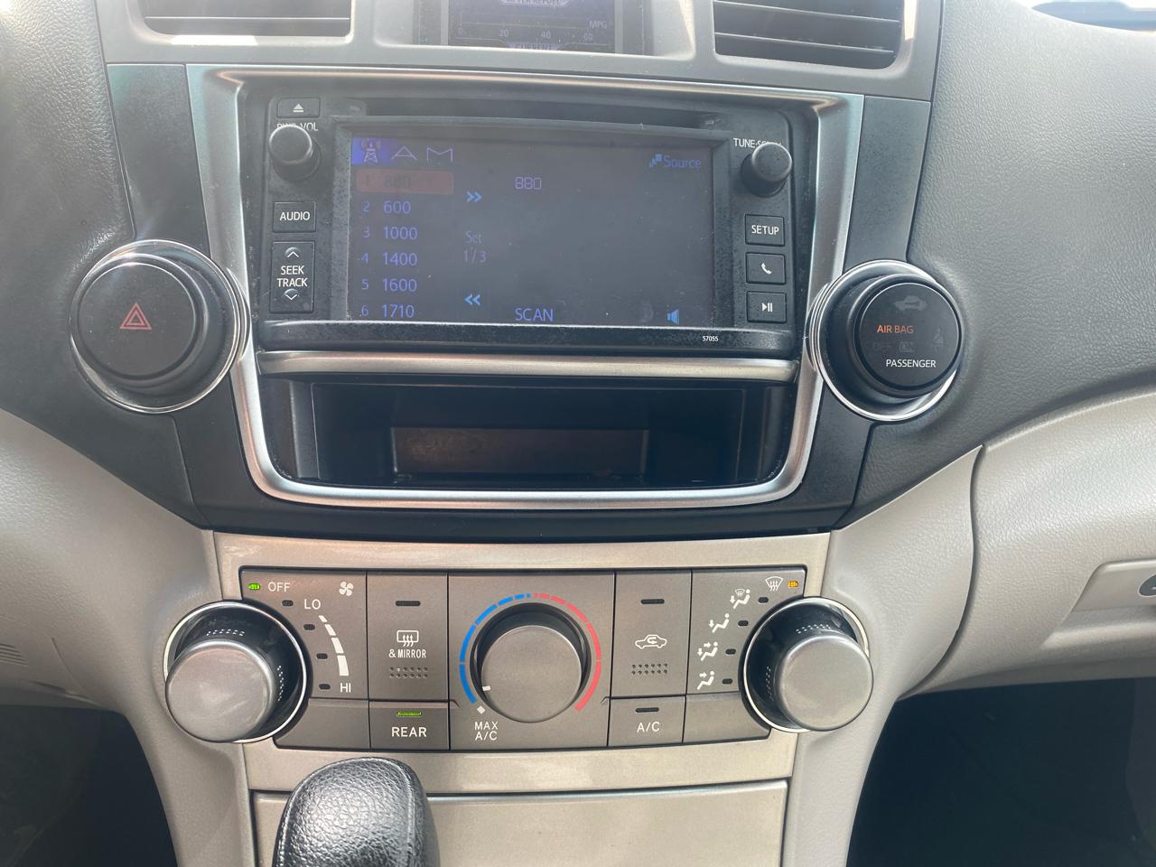 Toyota Highlander 4WD 4dr V6 Plus (Natl) 2013