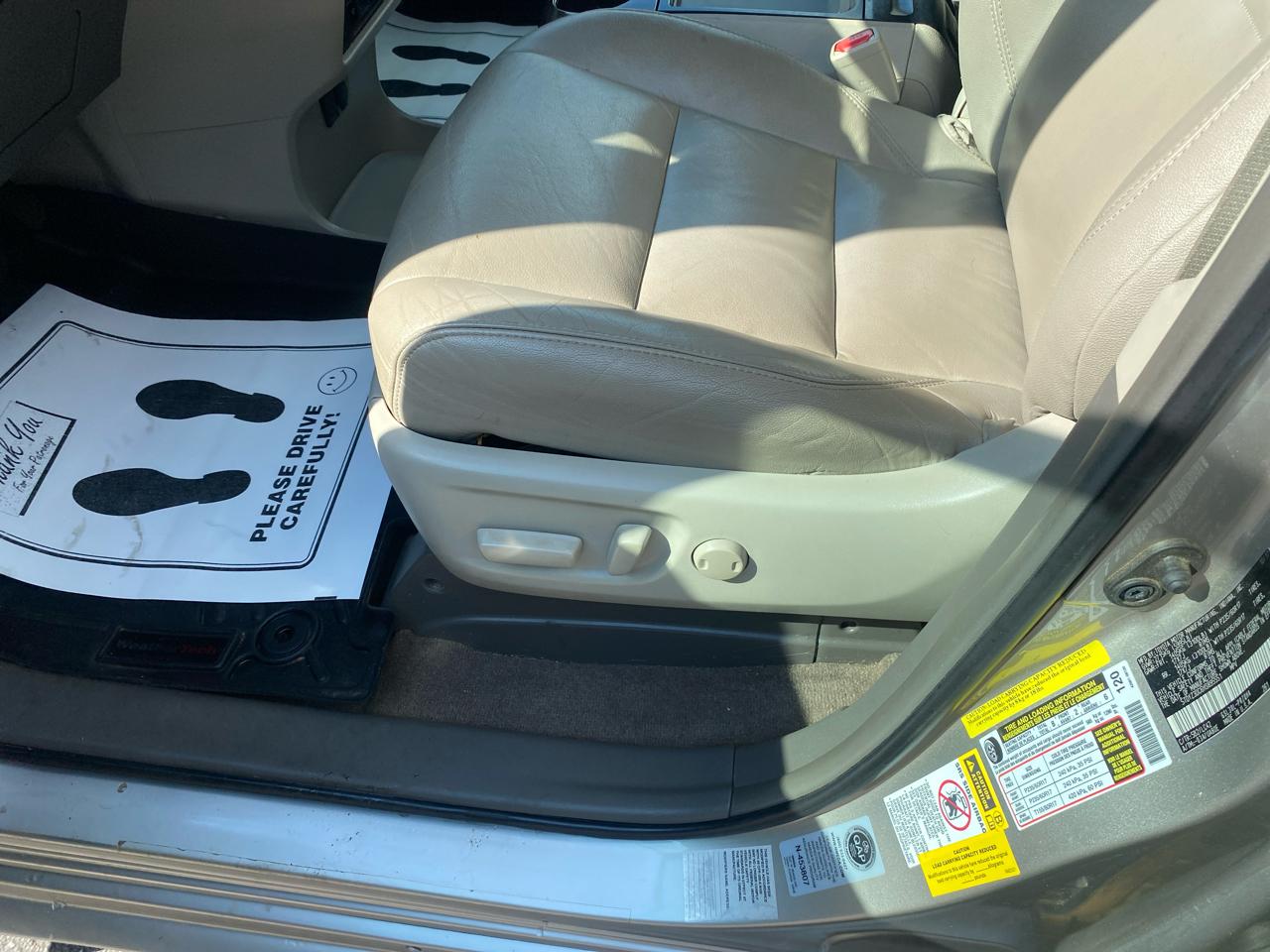 Toyota Sienna XLE Premium FWD 8-Passenger (Natl) 2017