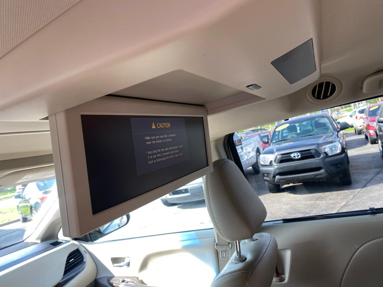 Toyota Sienna XLE Premium FWD 8-Passenger (Natl) 2017