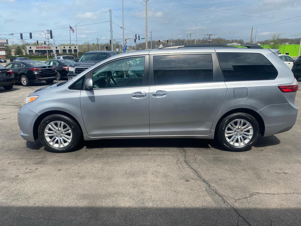Toyota Sienna XLE FWD 8-Passenger V6 2015