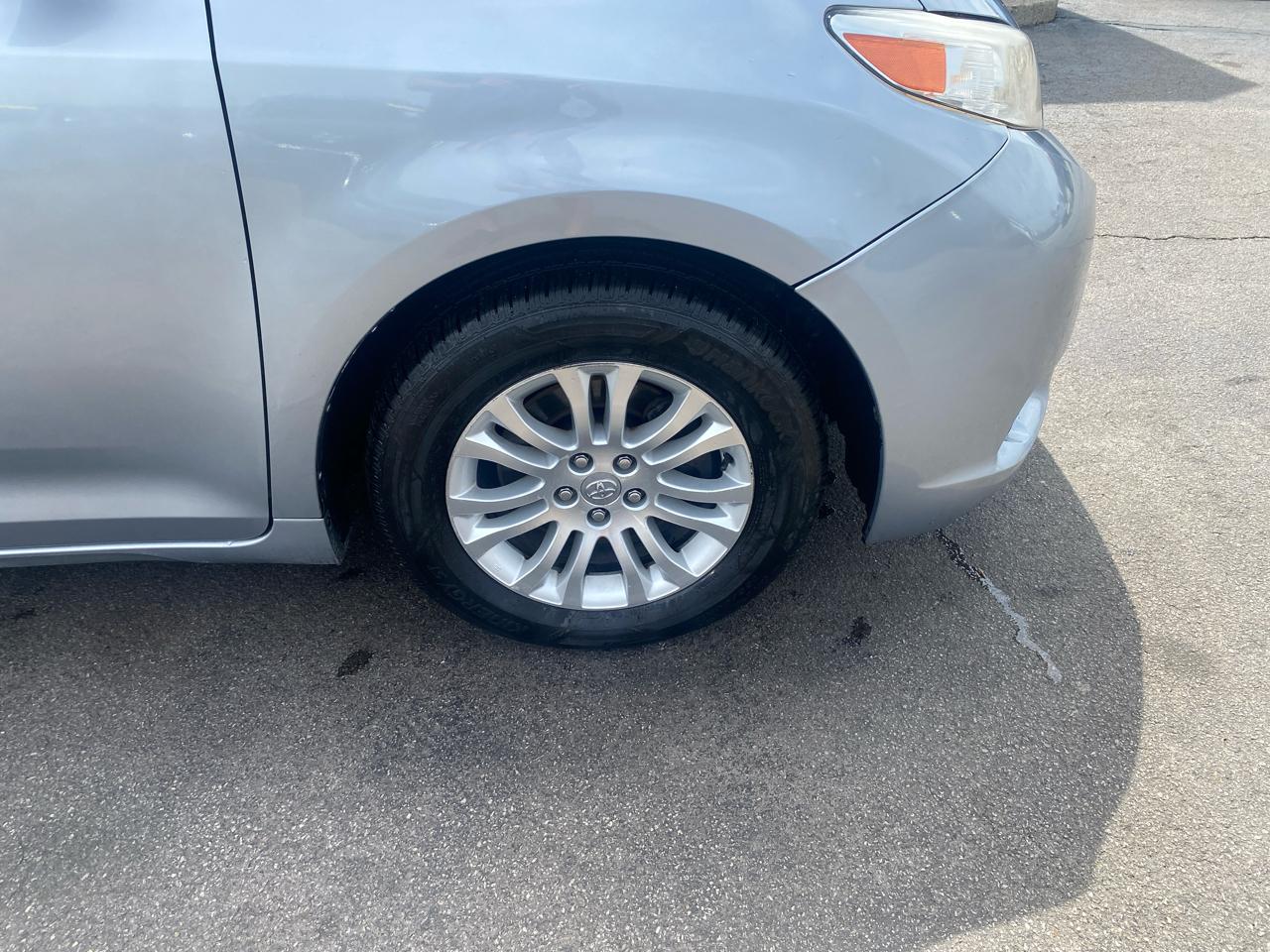 Toyota Sienna XLE FWD 8-Passenger V6 2015