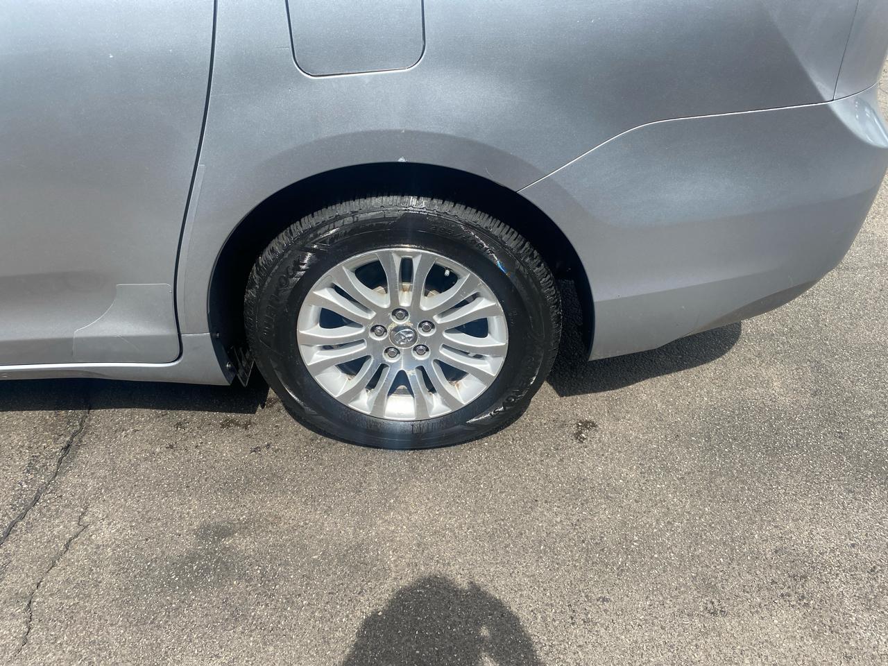 Toyota Sienna XLE FWD 8-Passenger V6 2015