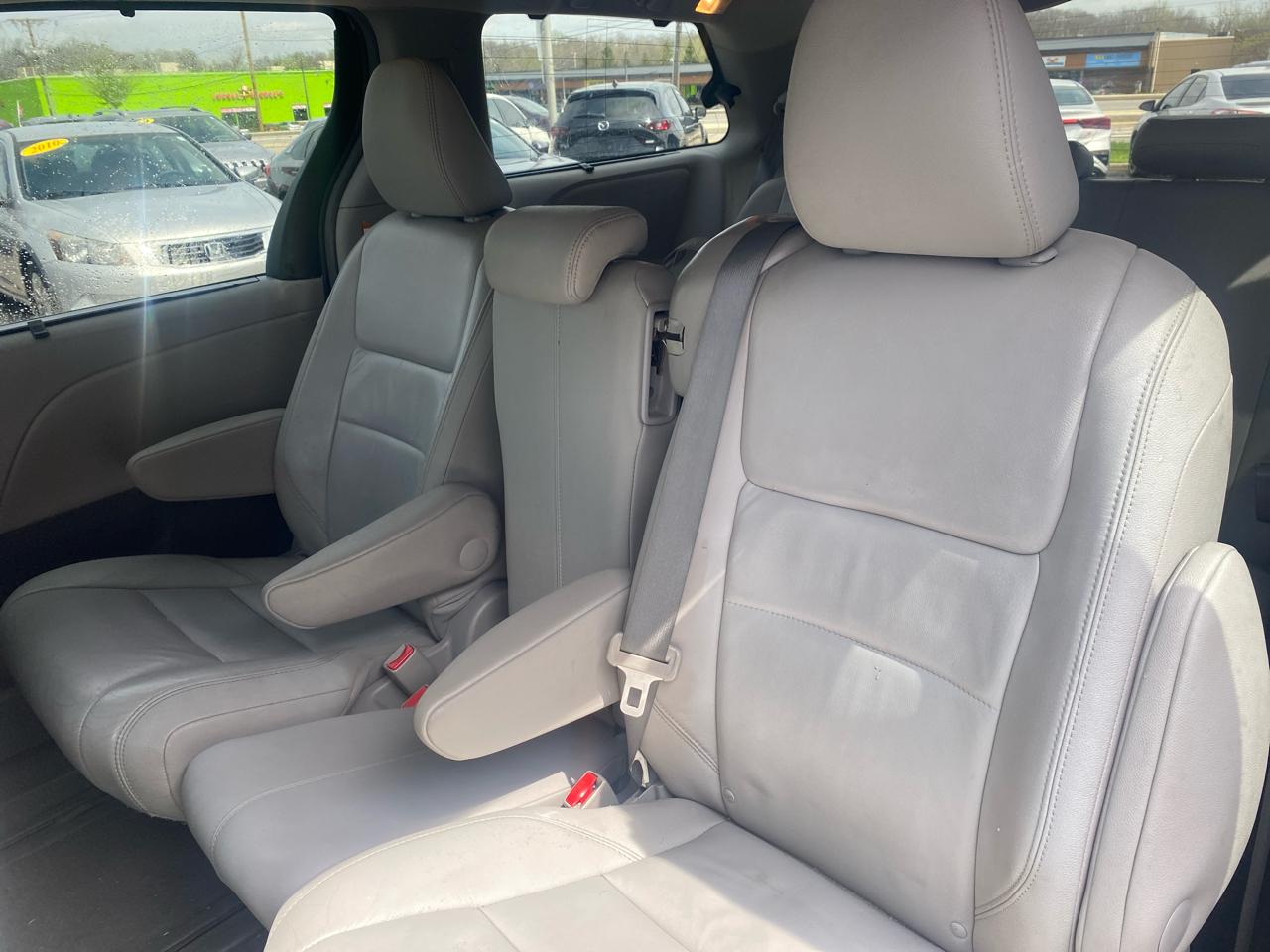 Toyota Sienna XLE FWD 8-Passenger V6 2015