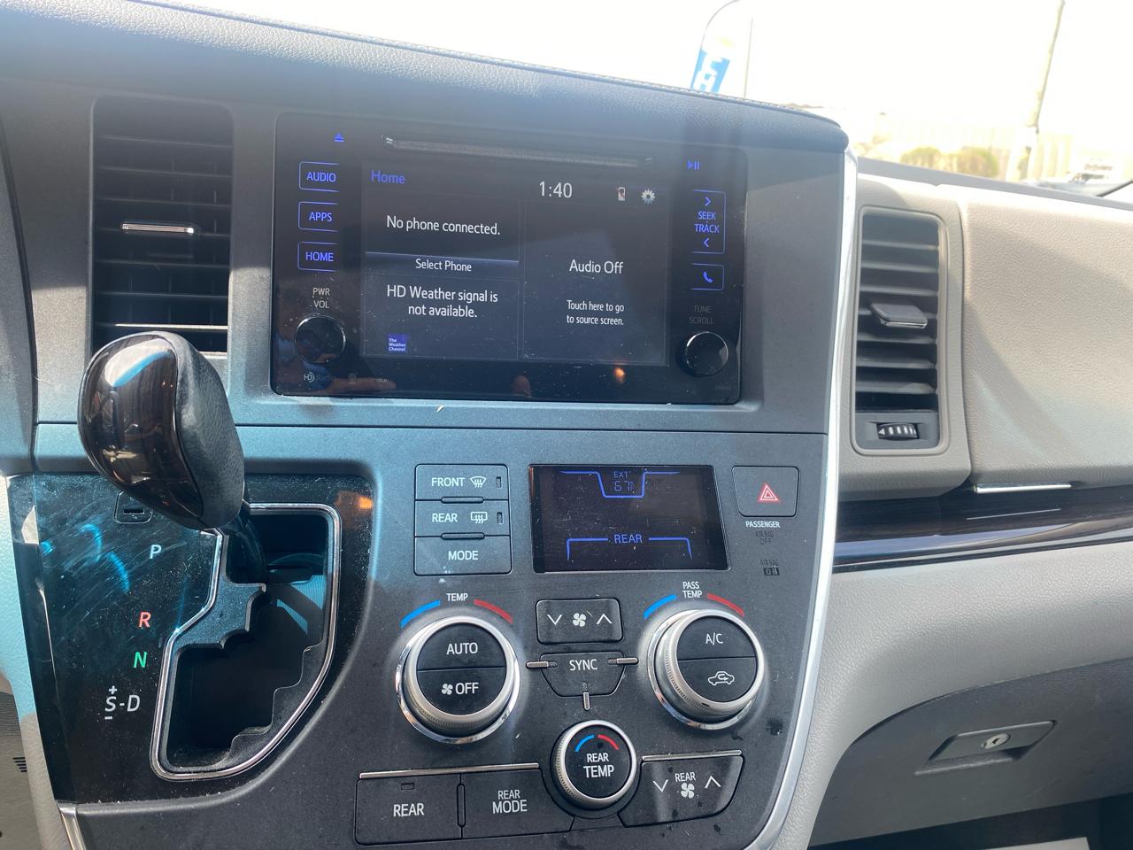 Toyota Sienna XLE FWD 8-Passenger V6 2015