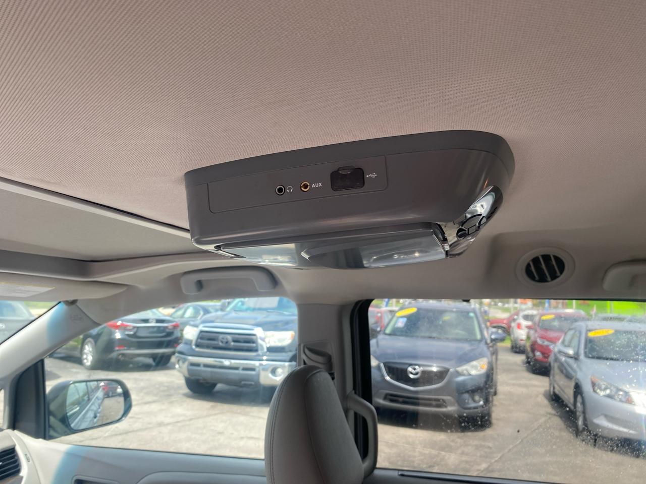 Toyota Sienna XLE FWD 8-Passenger V6 2015