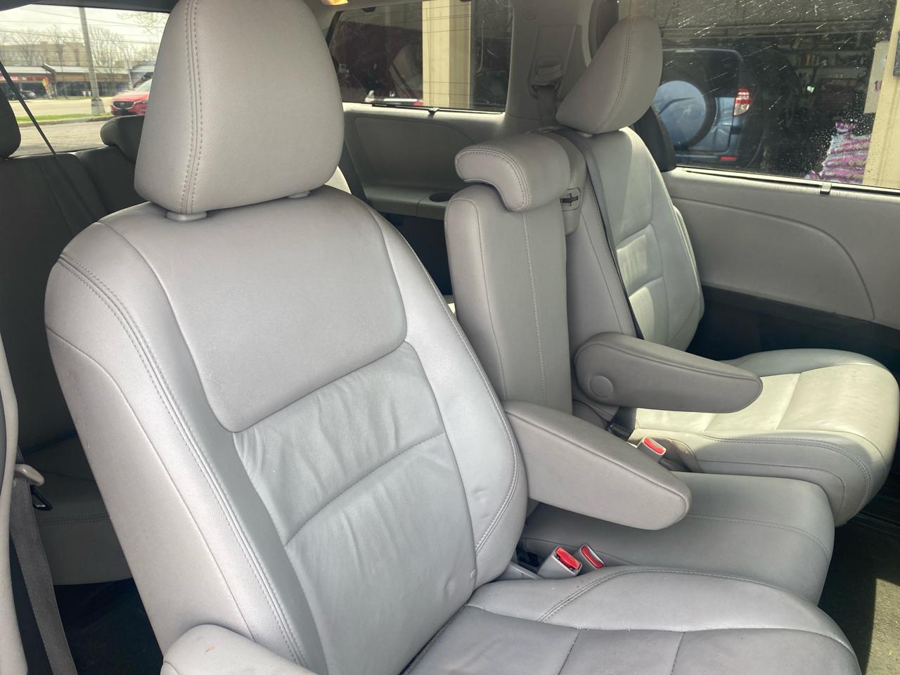 Toyota Sienna XLE FWD 8-Passenger V6 2015