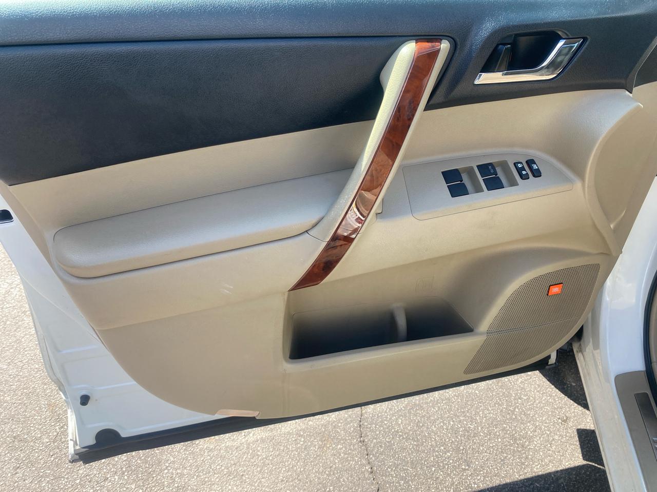 Toyota Highlander Limited 4WD 2013