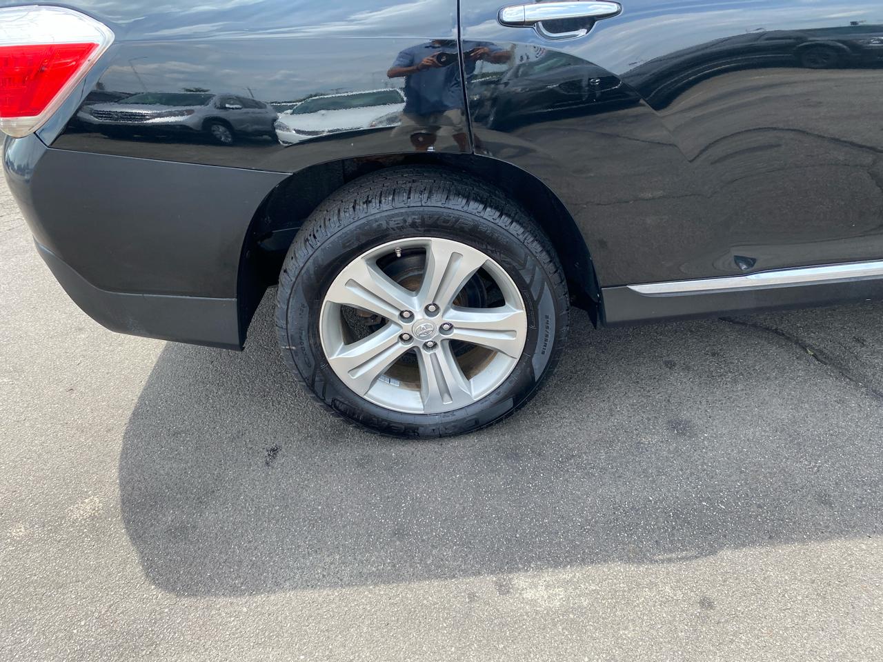 Toyota Highlander Limited 4WD 2011