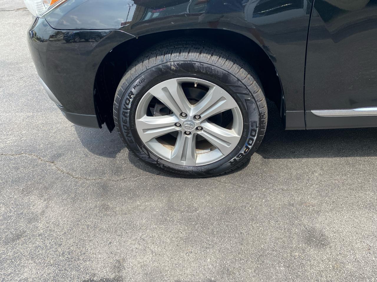 Toyota Highlander Limited 4WD 2011