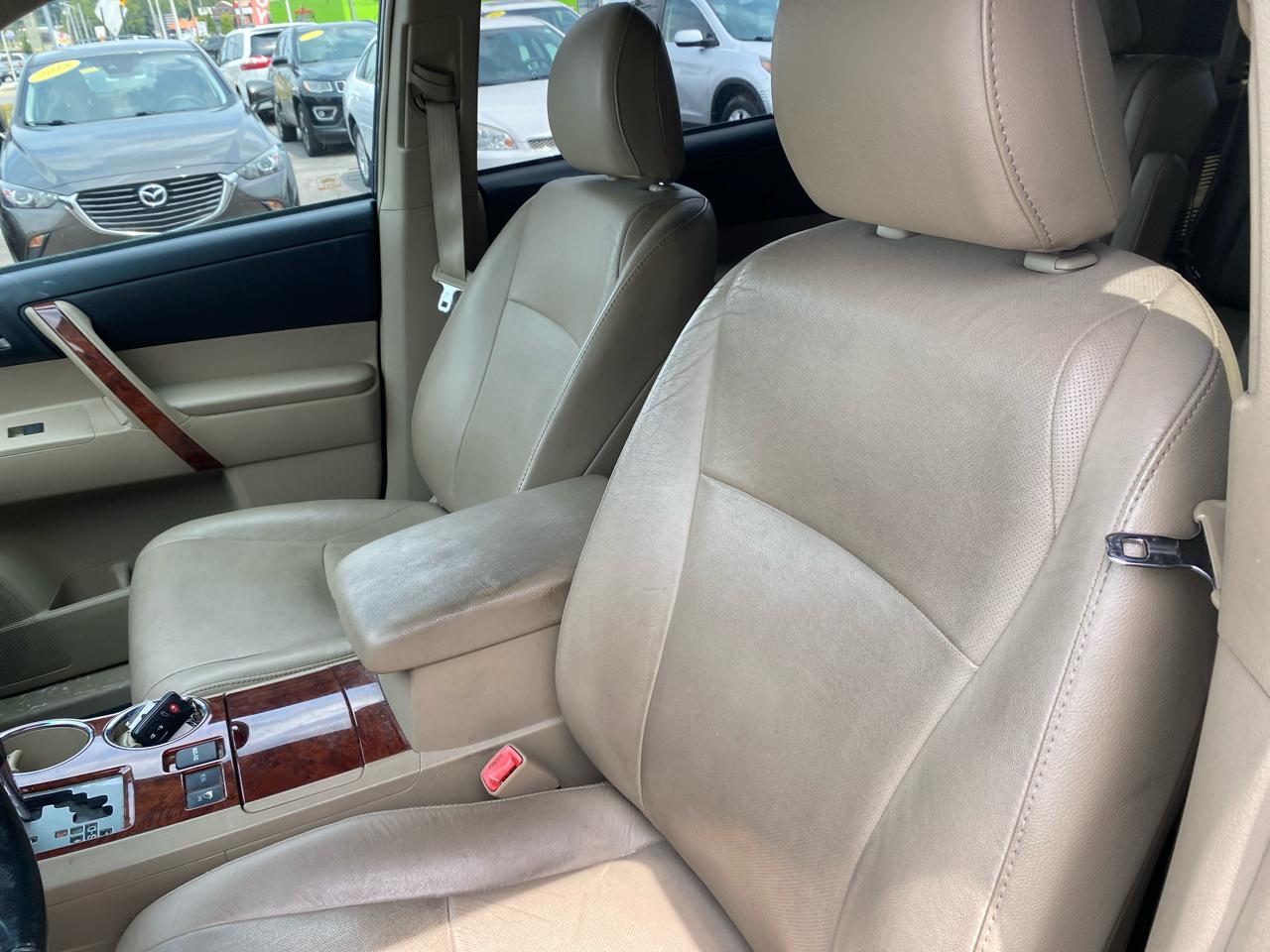 Toyota Highlander Limited 4WD 2011