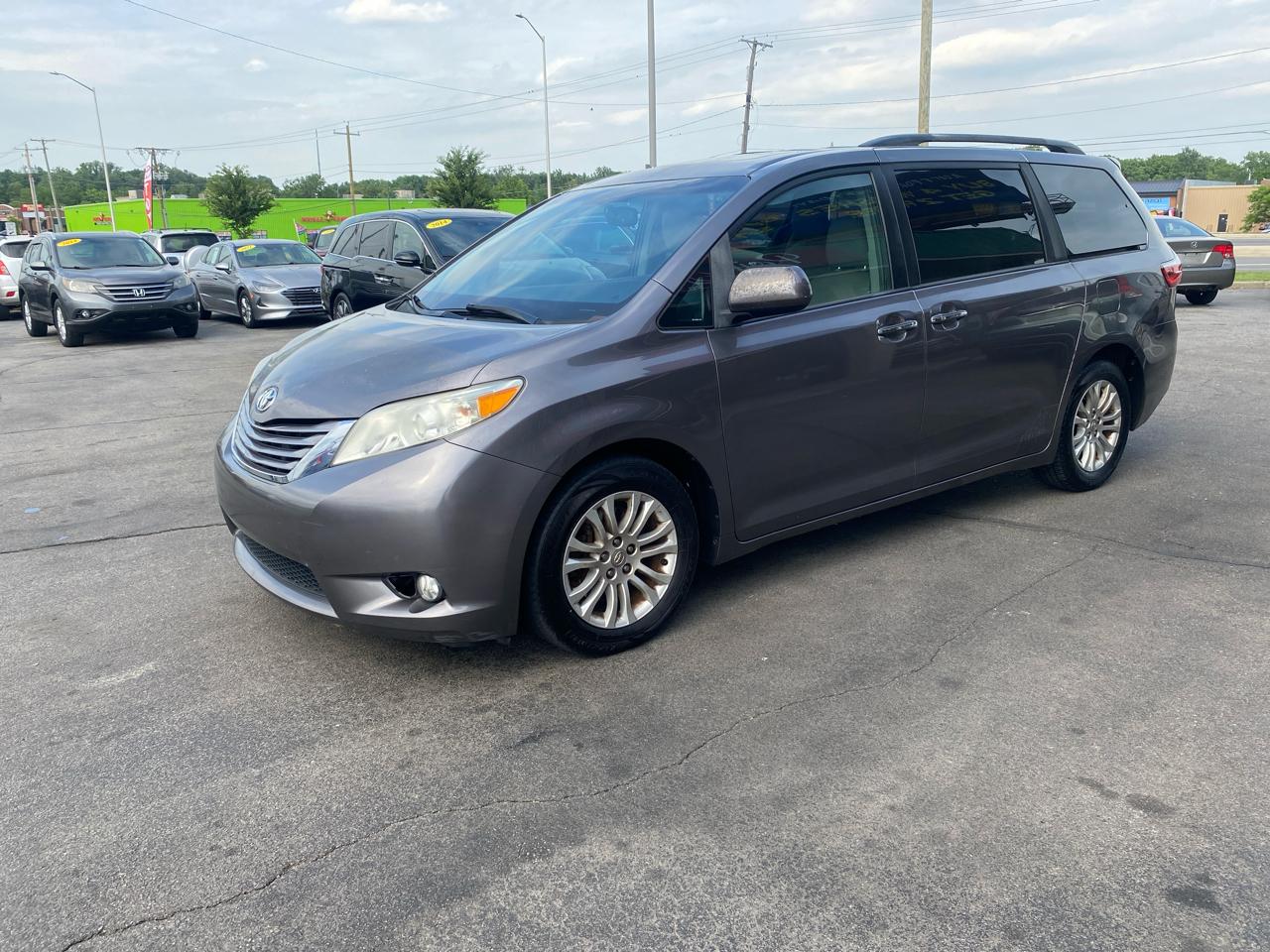 Toyota Sienna XLE FWD 8-Passenger V6 2015