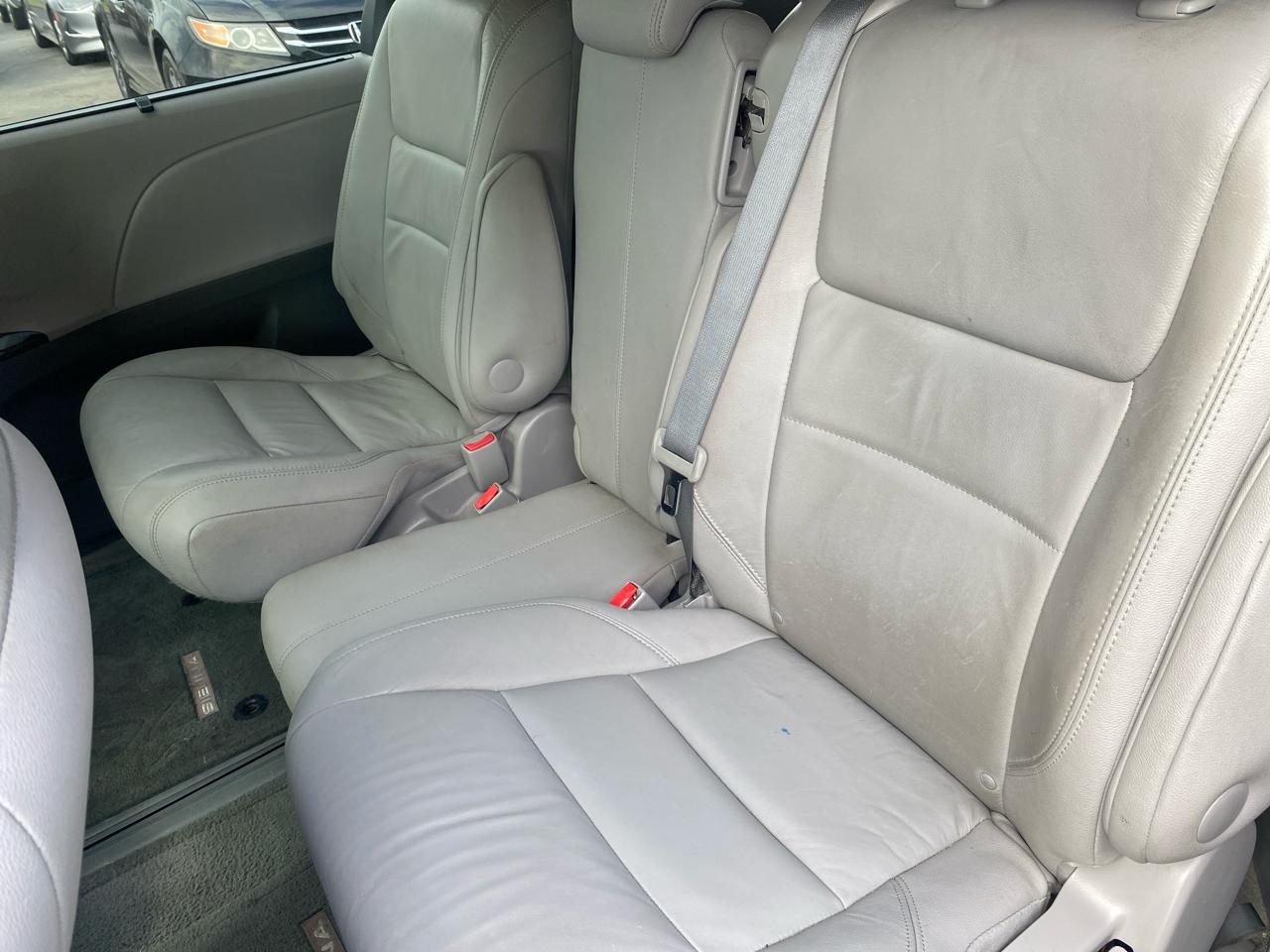 Toyota Sienna XLE FWD 8-Passenger V6 2015