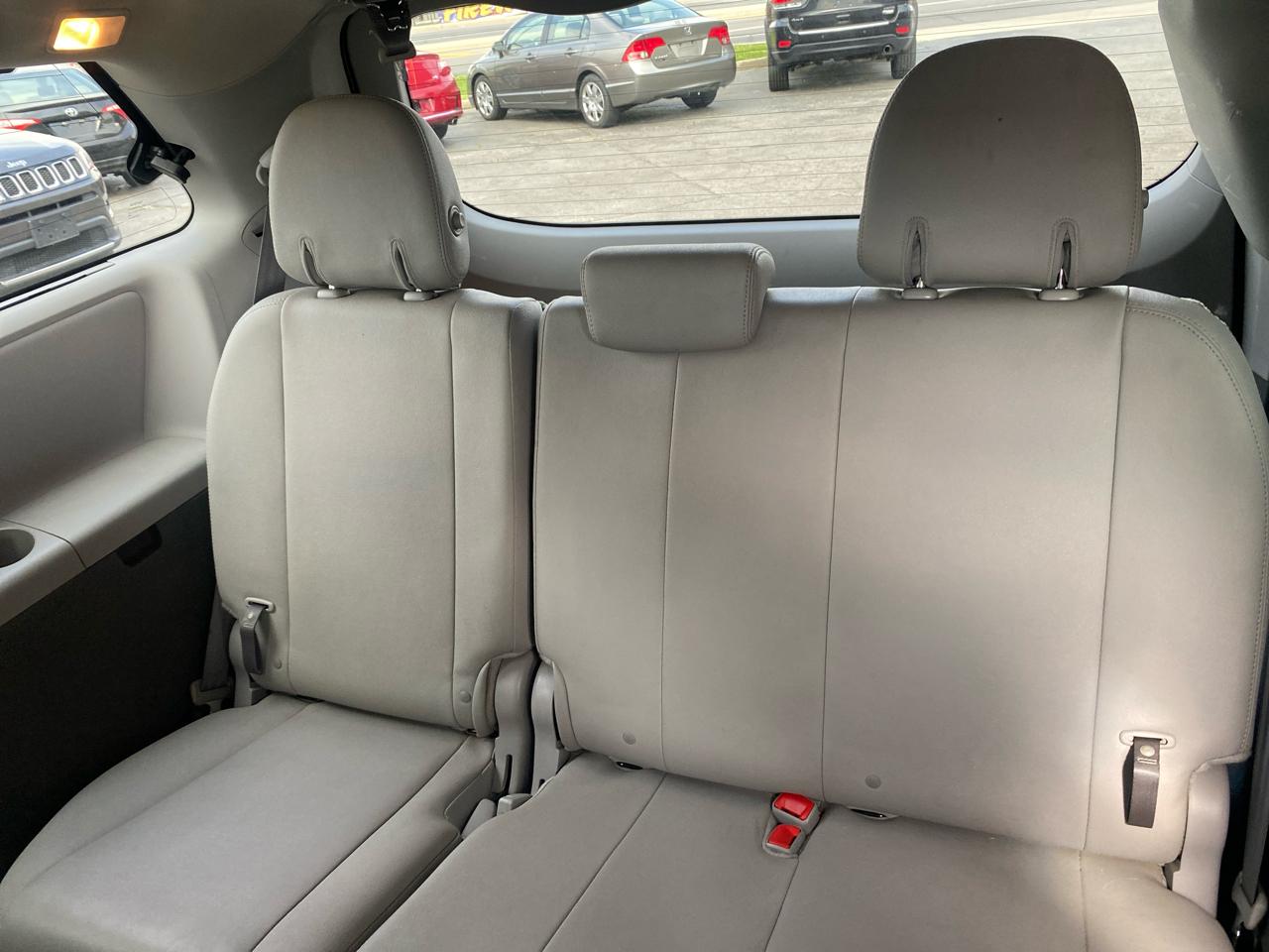 Toyota Sienna XLE FWD 8-Passenger V6 2015
