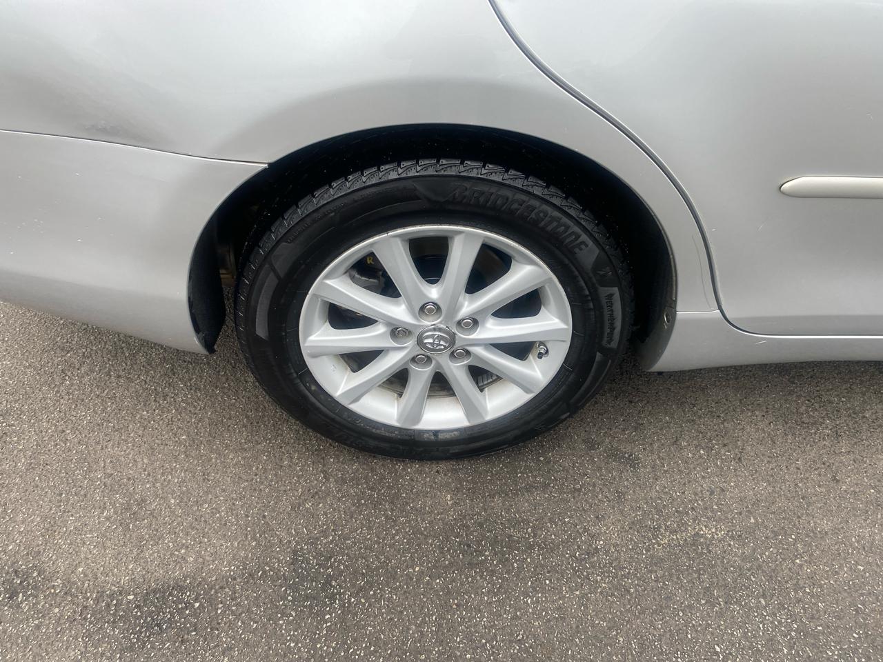Toyota Camry Base 6-Spd AT 2011
