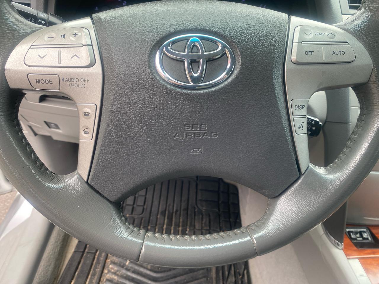 Toyota Camry Base 6-Spd AT 2011