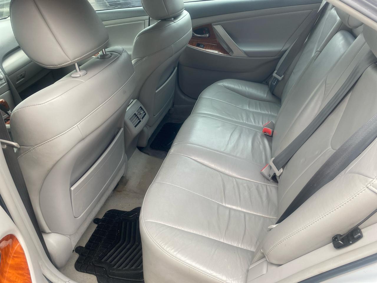 Toyota Camry Base 6-Spd AT 2011
