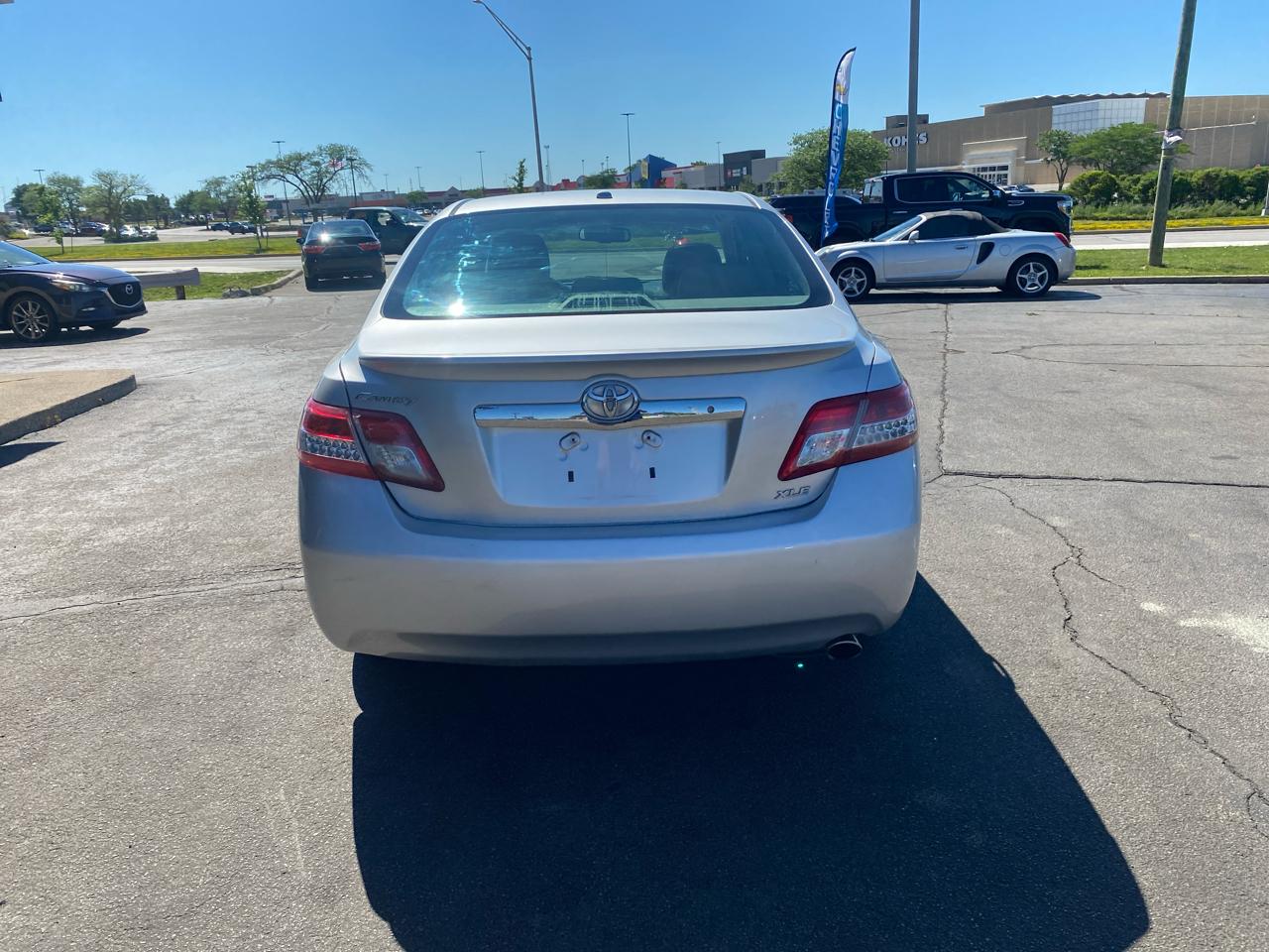 Toyota Camry Base 6-Spd AT 2011