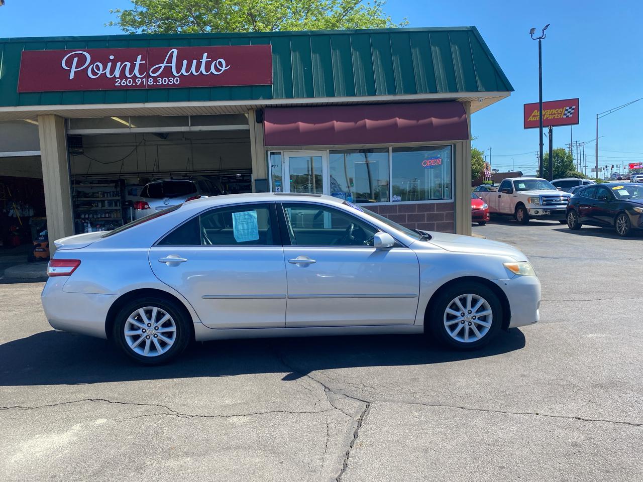 Toyota Camry Base 6-Spd AT 2011