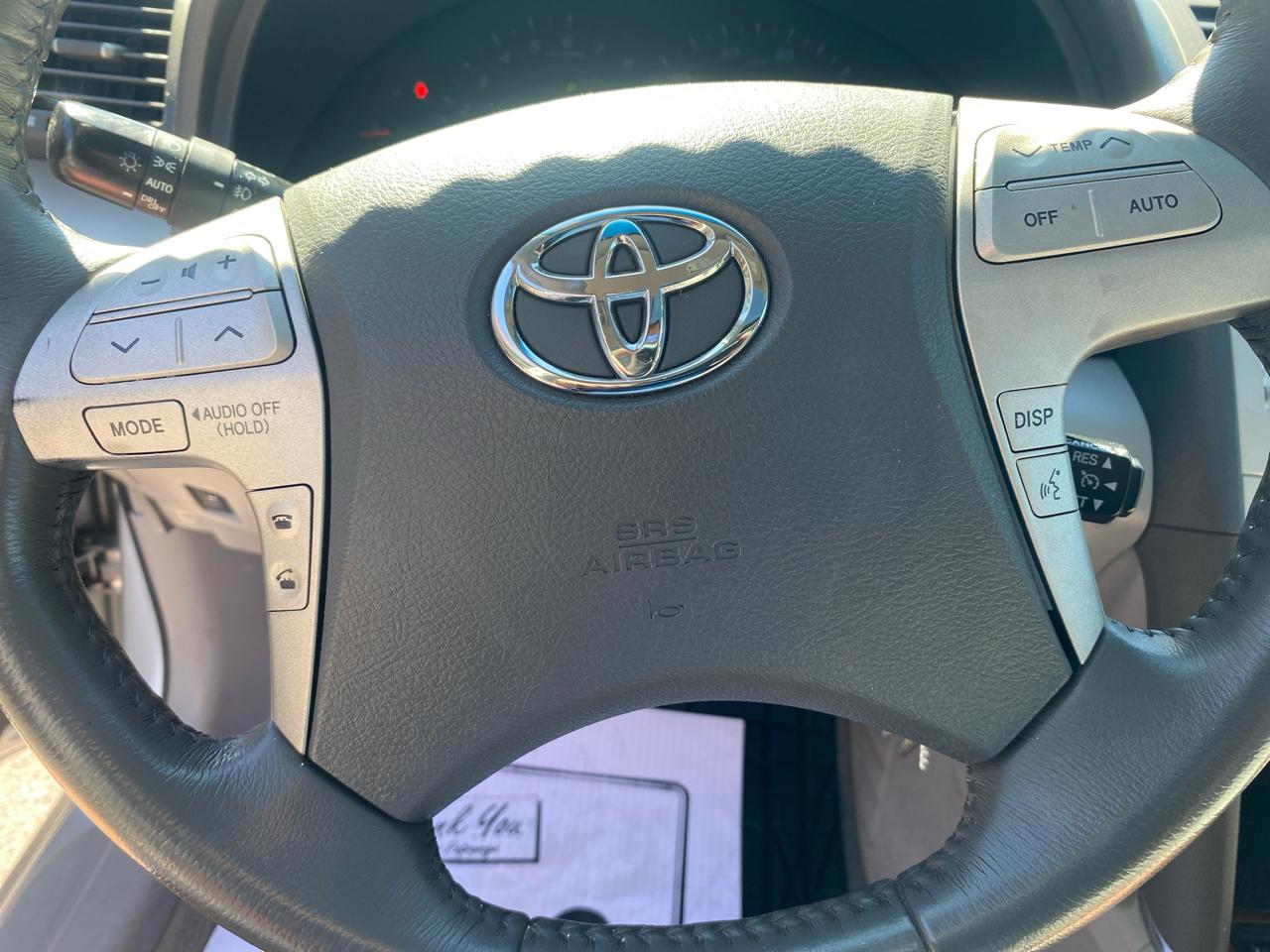 Toyota Camry Base 6-Spd AT 2011