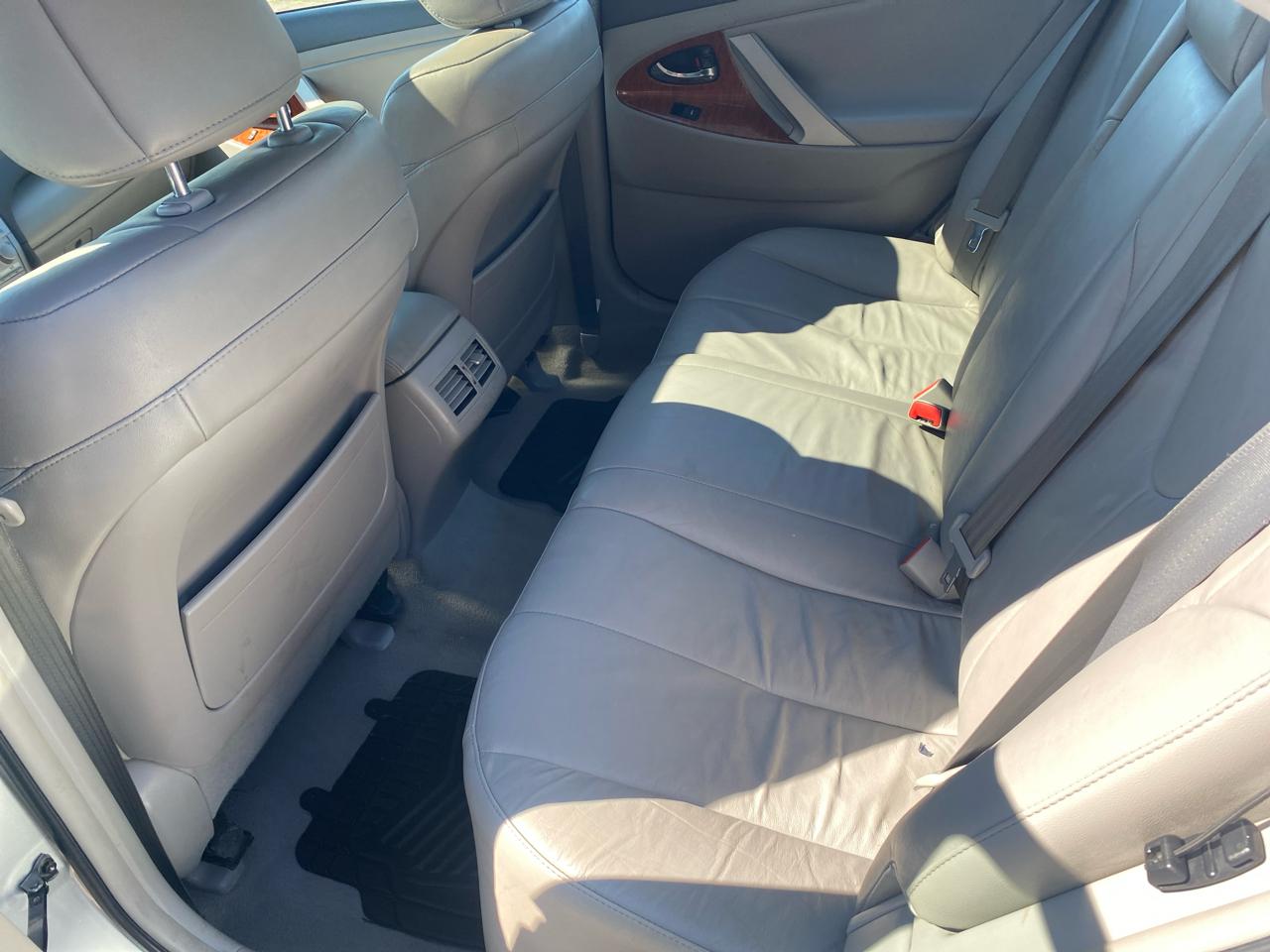 Toyota Camry Base 6-Spd AT 2011
