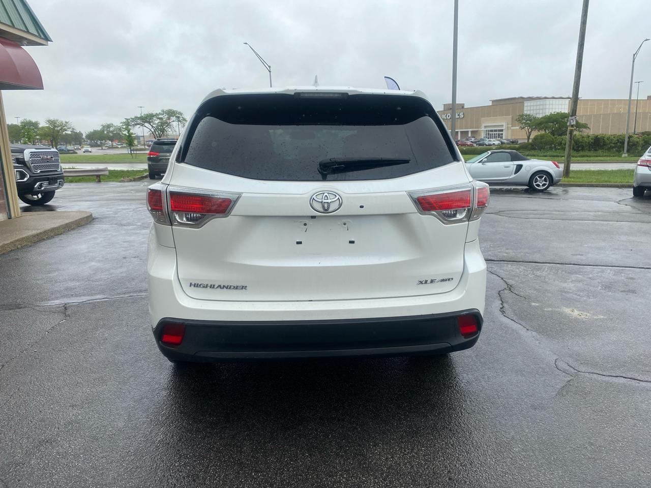 Toyota Highlander XLE AWD V6 2016