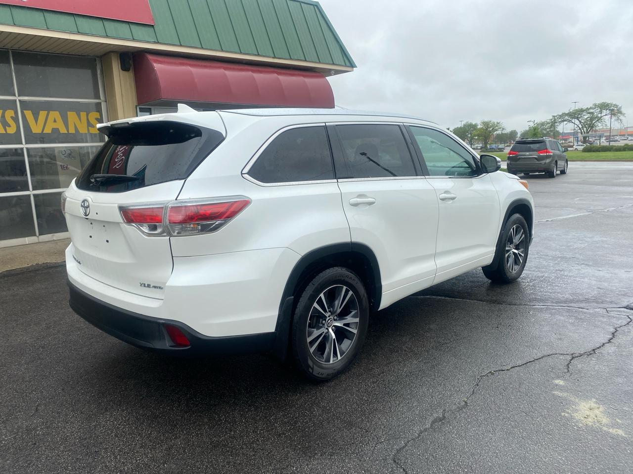 Toyota Highlander XLE AWD V6 2016
