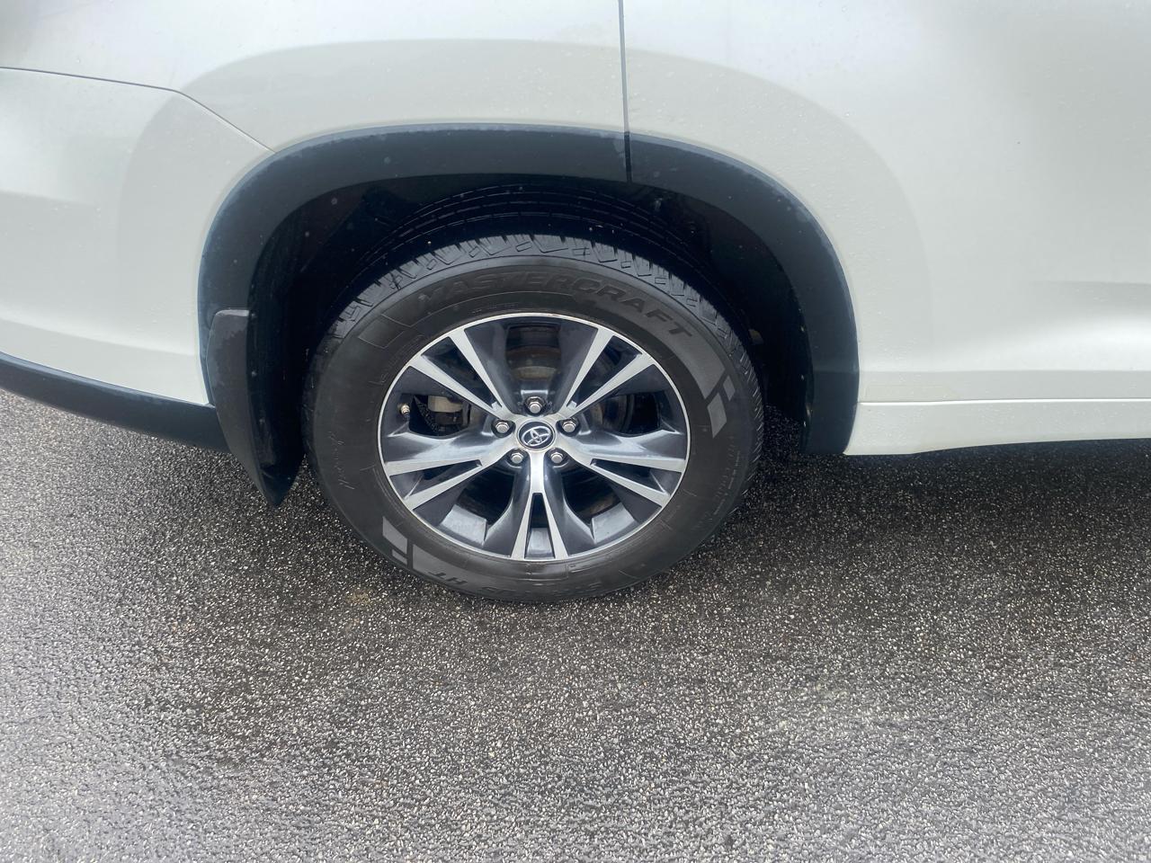 Toyota Highlander XLE AWD V6 2016