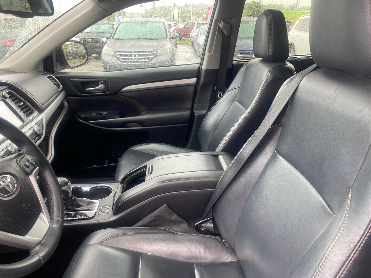 Toyota Highlander XLE AWD V6 2016