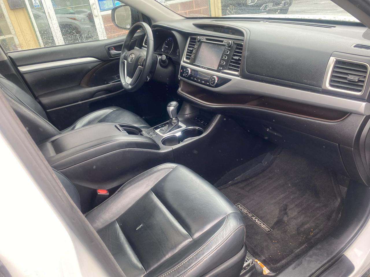 Toyota Highlander XLE AWD V6 2016