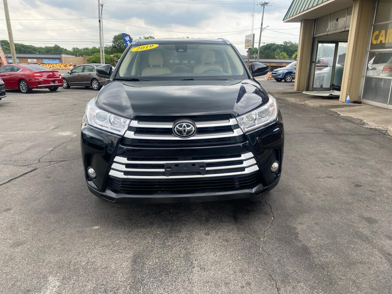 Toyota Highlander XLE AWD V6 2019