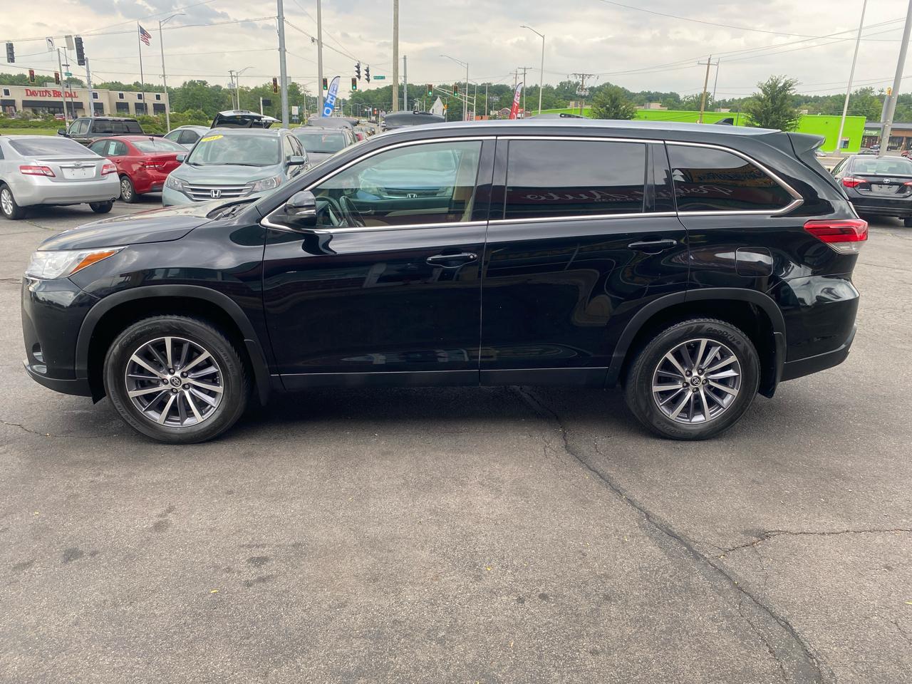 Toyota Highlander XLE AWD V6 2019
