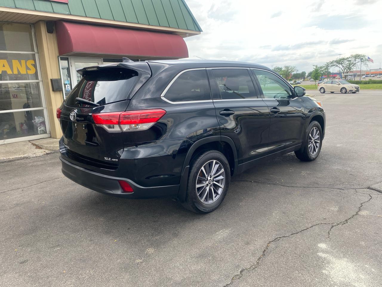 Toyota Highlander XLE AWD V6 2019
