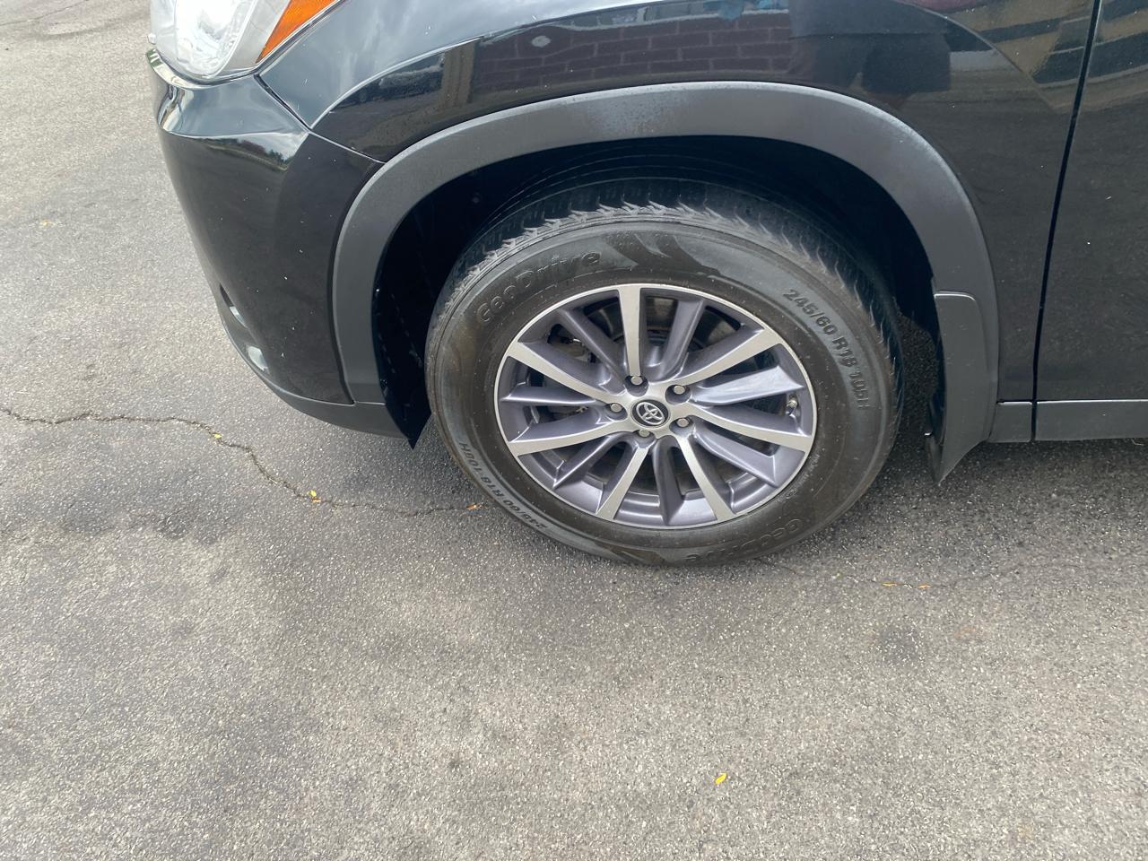 Toyota Highlander XLE AWD V6 2019