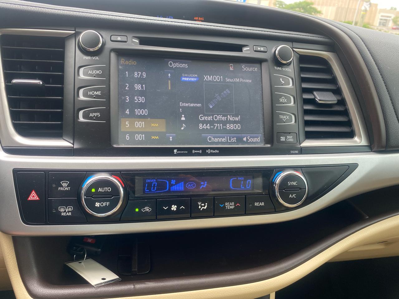 Toyota Highlander XLE AWD V6 2019
