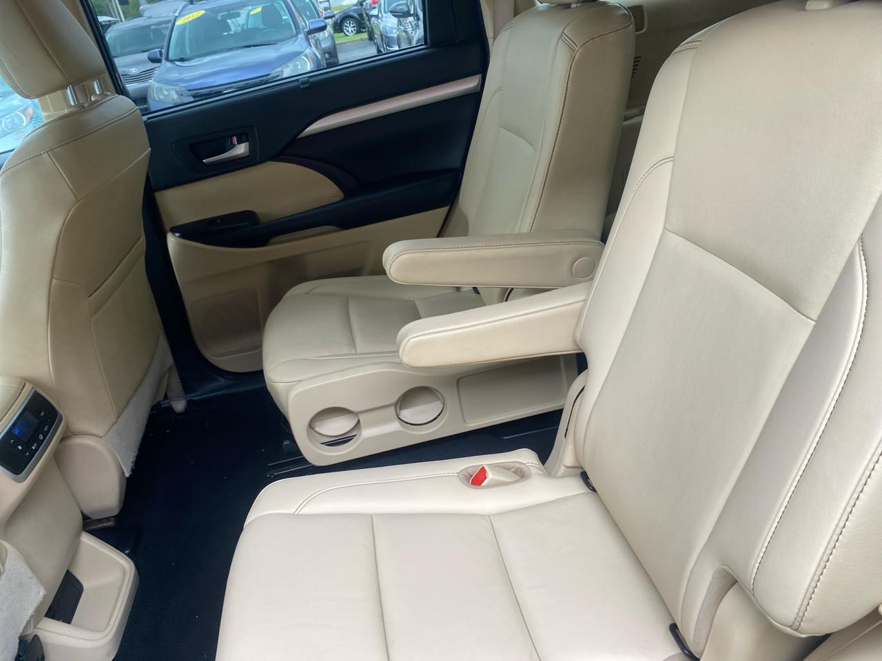 Toyota Highlander XLE AWD V6 2019