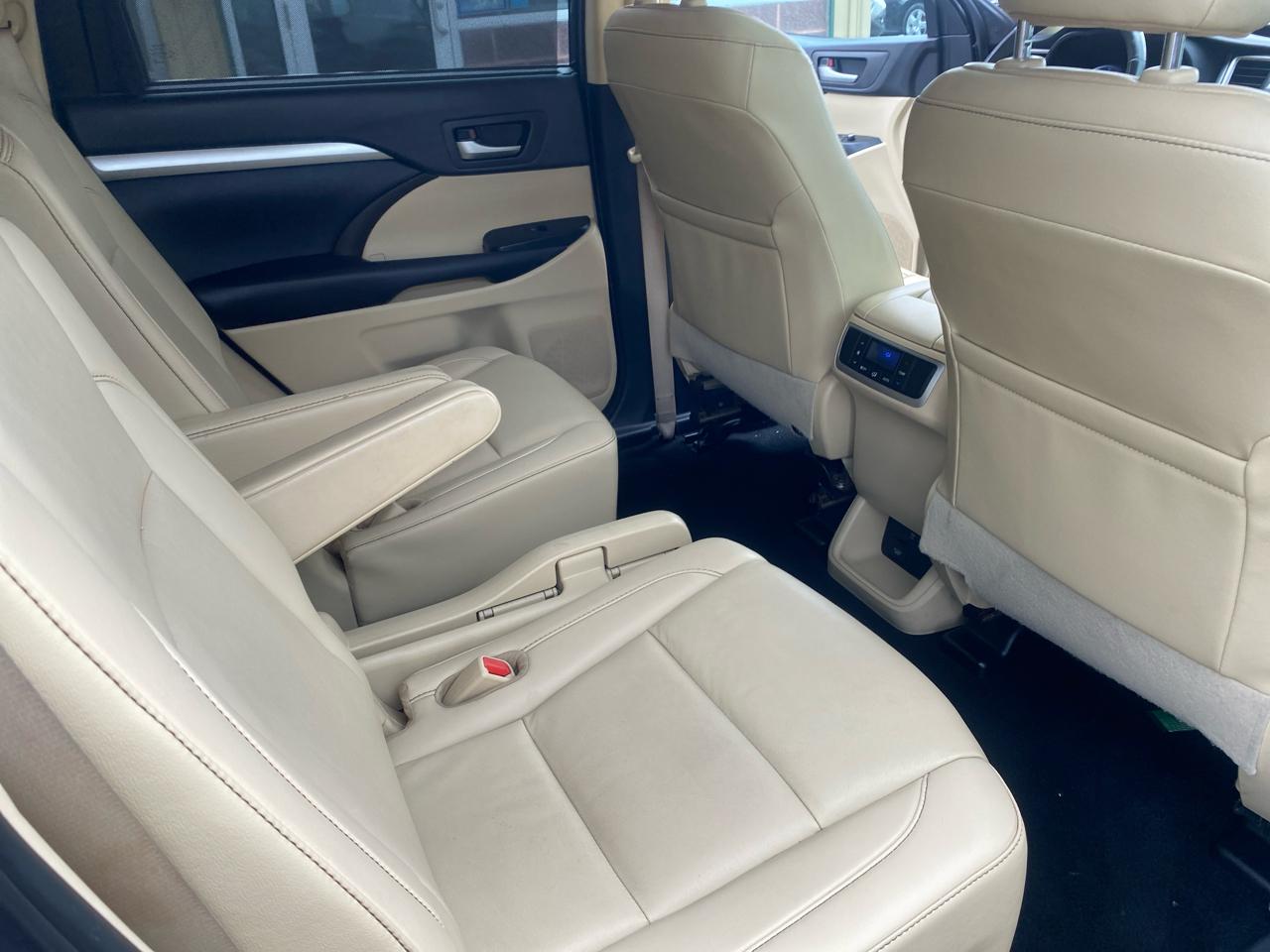 Toyota Highlander XLE AWD V6 2019