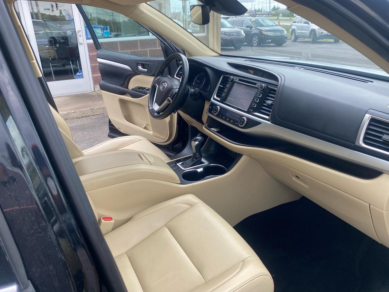 Toyota Highlander XLE AWD V6 2019